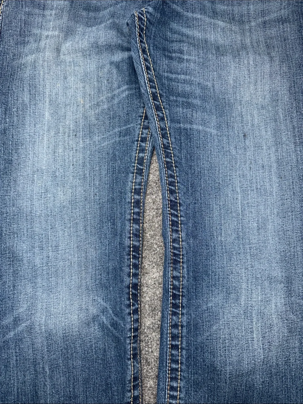 Cinch Men’s Bootcut Jeans in Blue Wash